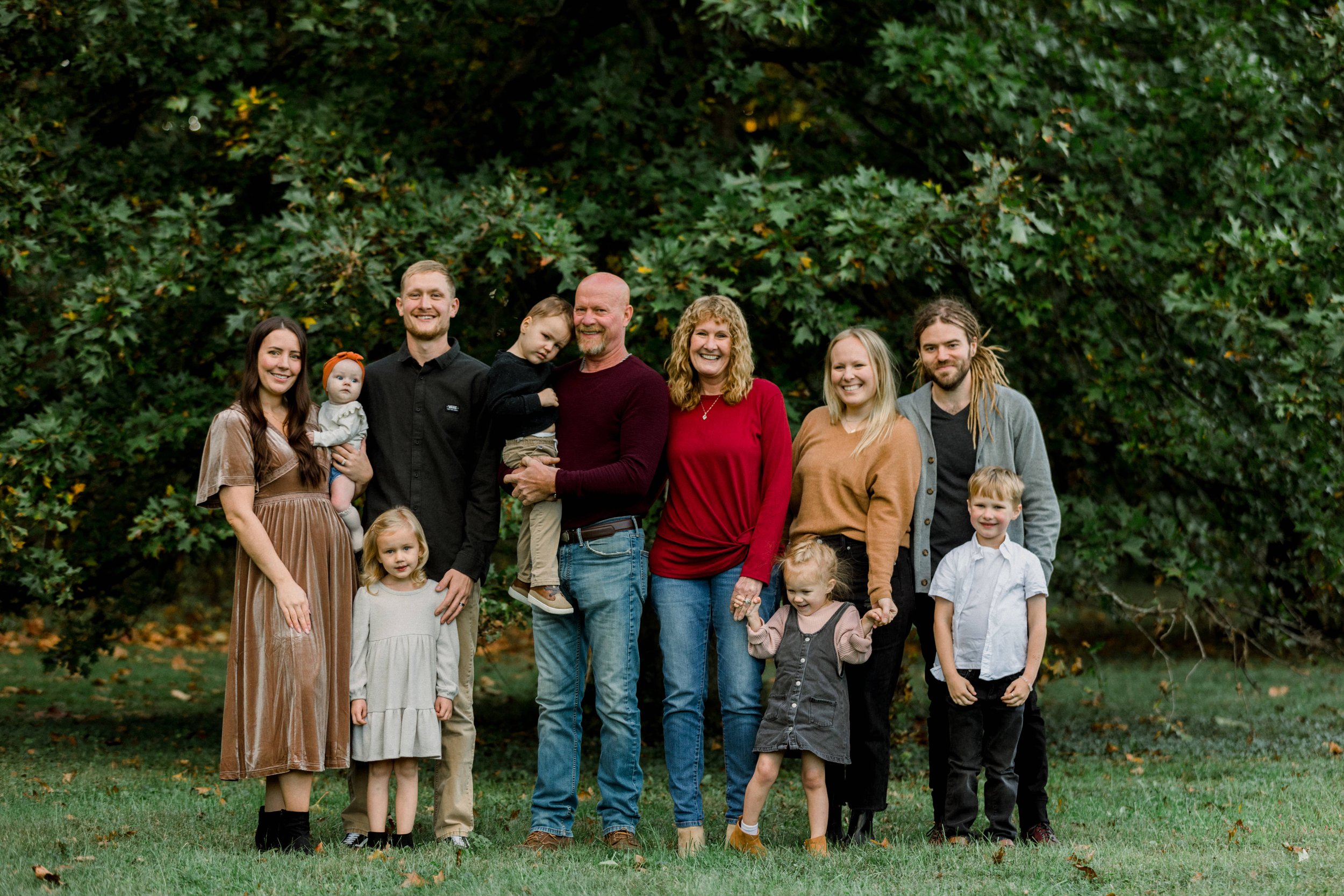 extended family fall photo shoot